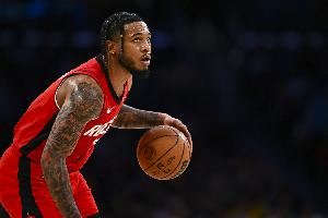 未来可期！NBA官推祝奇才前锋惠特摩尔21岁生日快乐🎂
